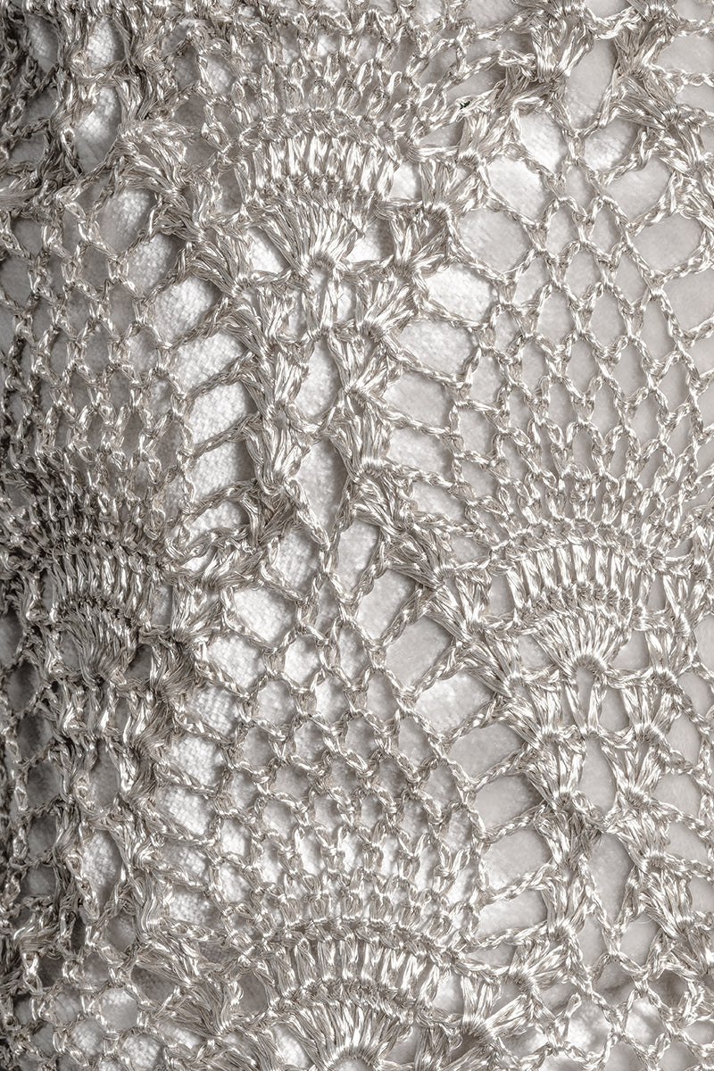 Close-up of VERDI pineapple-shaped silver shoulder bag showing detailed metallic finish and unique pineapple design.
