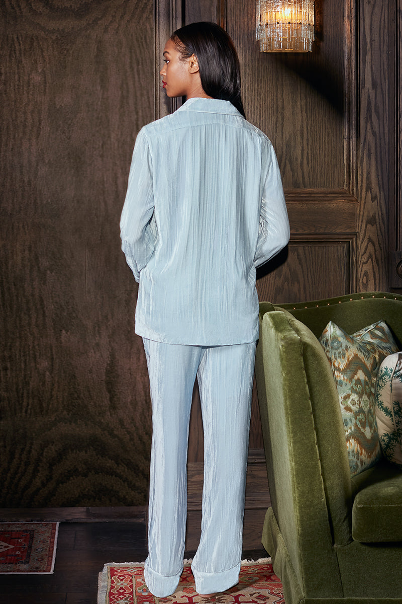 Blue pleat velvet lounge set by MANITO, featuring comfortable pajamas with elegant pleats and soft velvet fabric.
