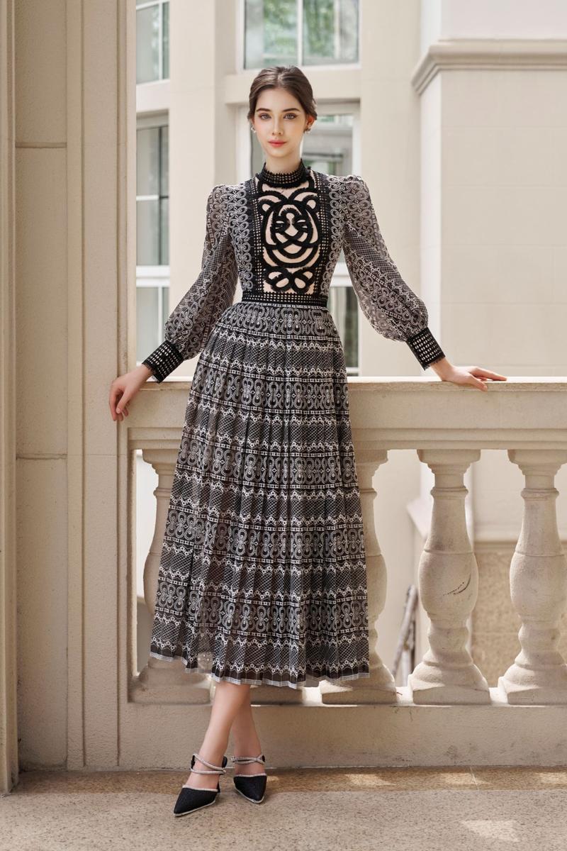 GABRIELA PLEATED PUFFY SLEEVED LACE MIDI DRESS