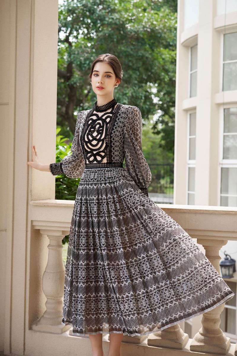 GABRIELA PLEATED PUFFY SLEEVED LACE MIDI DRESS GABRIELA PLEATED PUFFY SLEEVED LACE MIDI DRESS