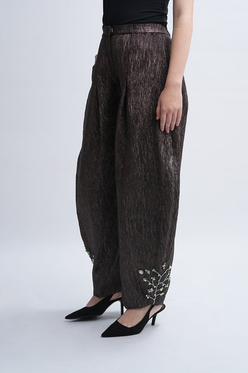 Aidan & Ice Louise Pants, stylish women's pants in a relaxed fit, shown in a neutral color with side pockets and tailored details.