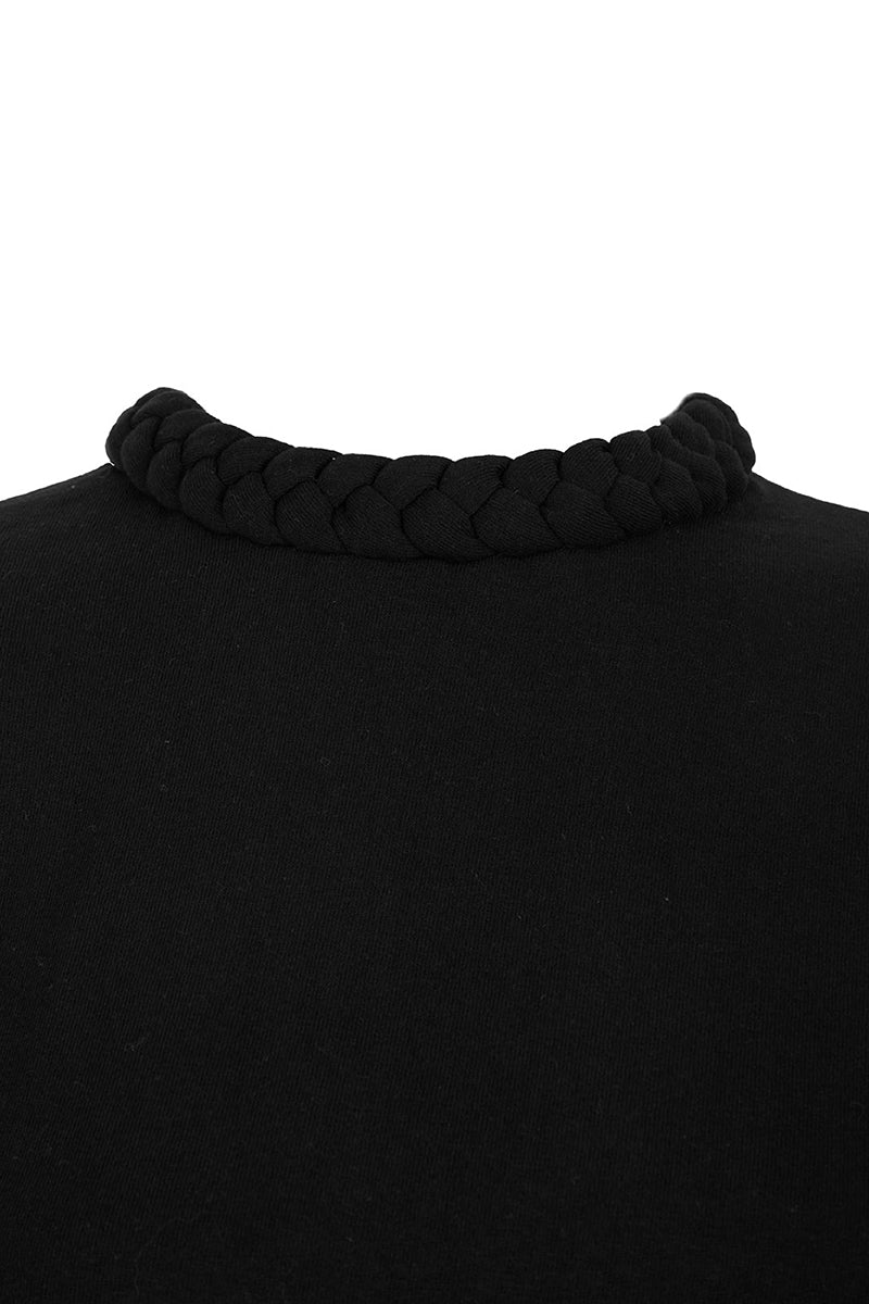 Black ruched braided T-shirt by MAZ Manuela Álvarez, featuring textured fabric and casual fit, designed for stylish everyday wear.