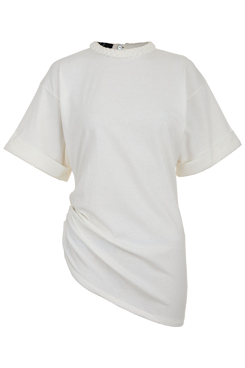 White ruched braided T-shirt from MAZ Manuela Álvarez, featuring textured detailing and a relaxed fit.