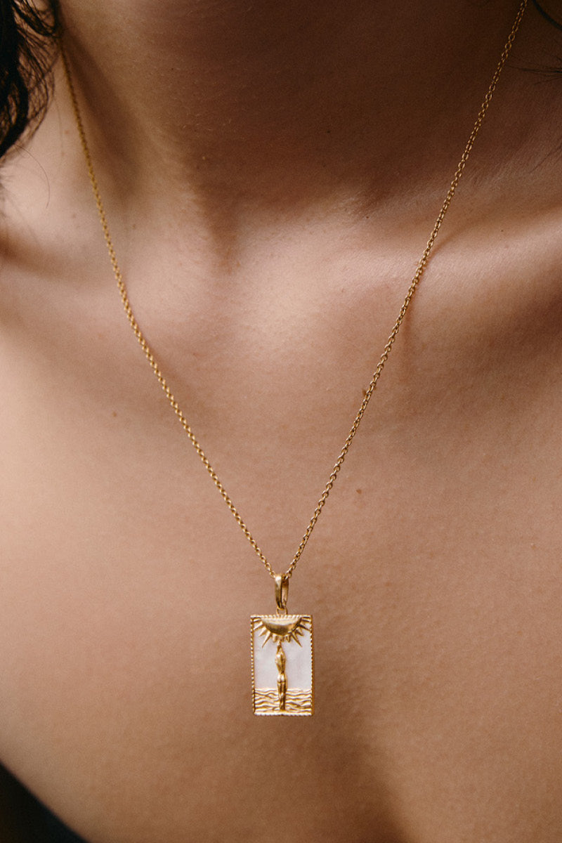 RECTANGLE WOMAN AND SUN NECKLACE IN GOLD VERMEIL