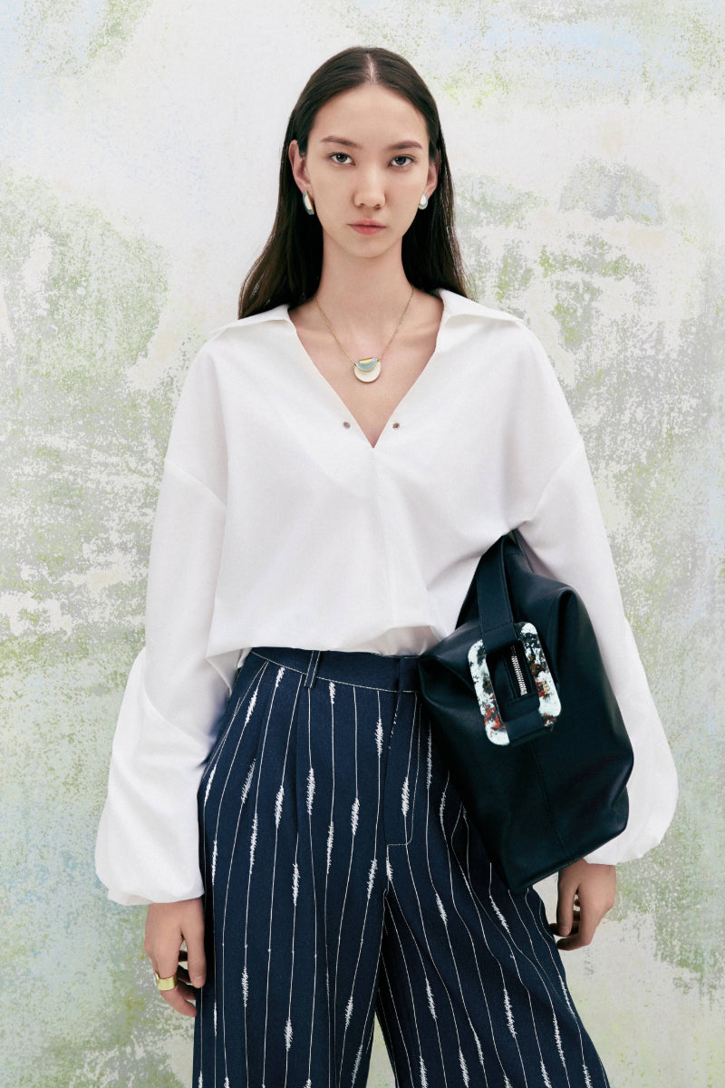 CHAMOMILE STRAIGHT COLLARED NECK POPLIN HIGH-LOW SHIRT IN WHITE - CULT MIA