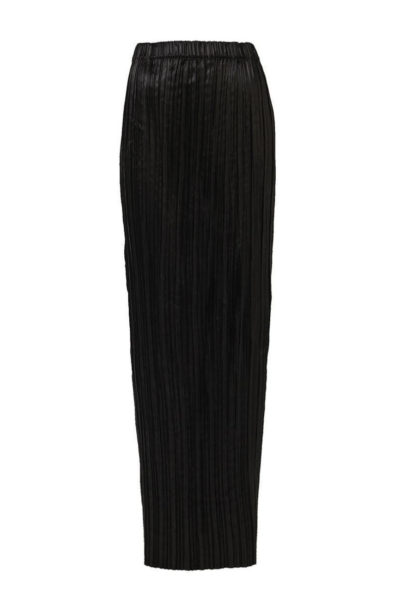 FITTED PLISSÉ SKIRT