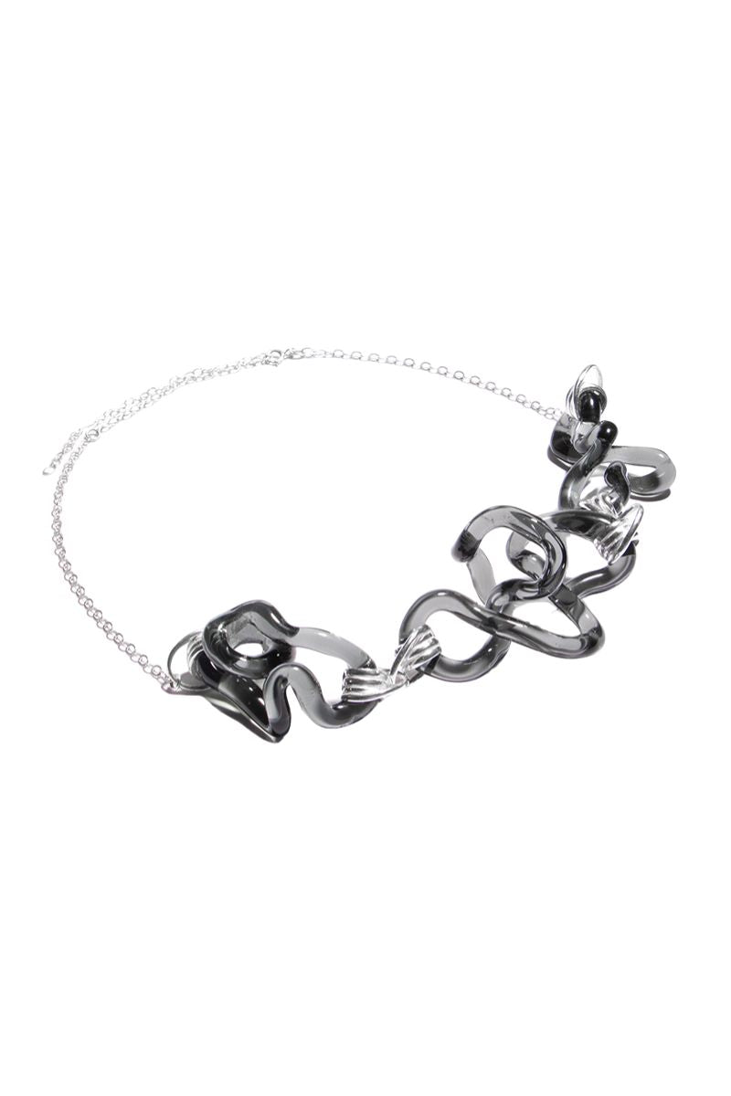 Salvárea Interconexión Necklace in Smoke with sleek, modern design and adjustable chain, perfect for layered or standalone wear.