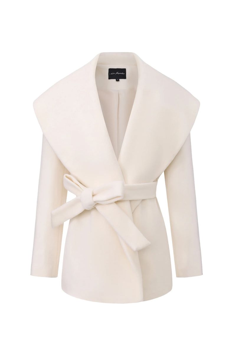 VICTORIA BOW COAT IN WHITE