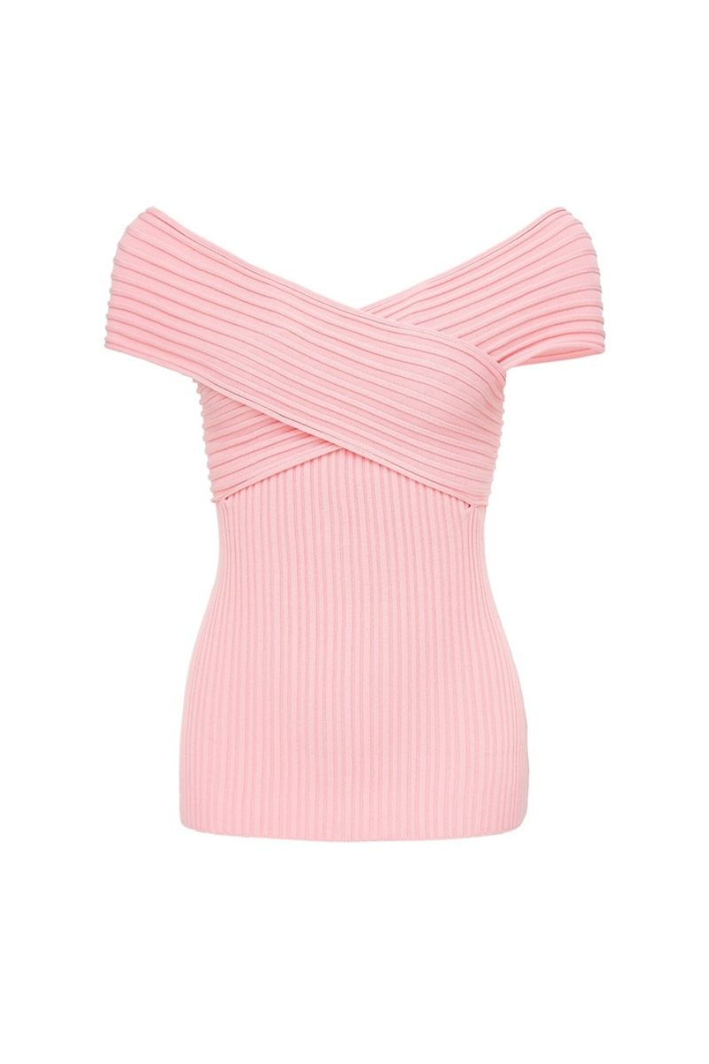 Andreeva Lily Light Pink Knit Top, soft and cozy, featuring a fitted design with long sleeves and ribbed texture.