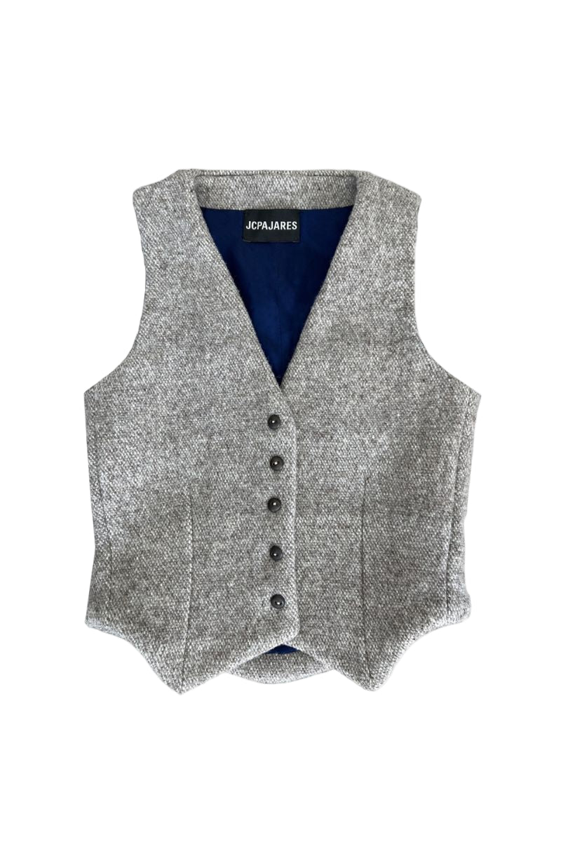 JC Pajares virgin wool vest with ceramic buttons, featuring a close-up of the tailored front and stylish button details.