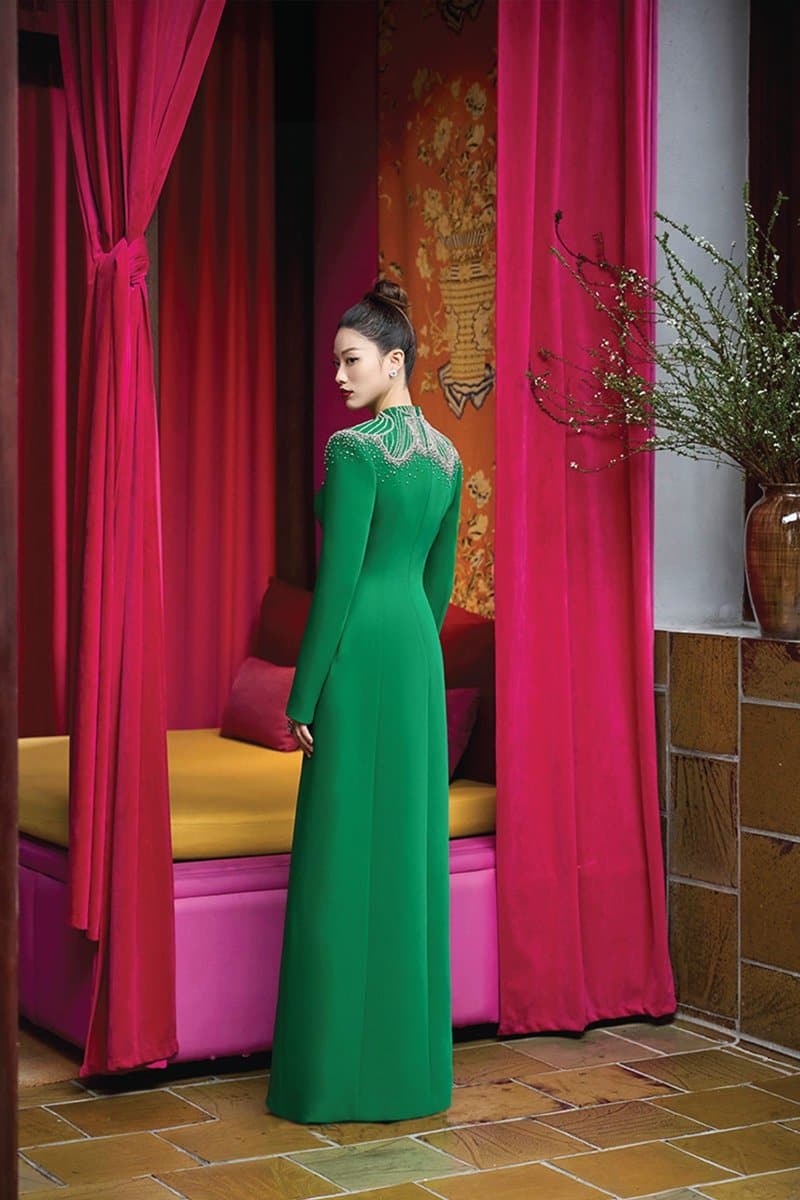 GREEN ROUND CRYSTAL EMBELLISHED GOWN - CULT MIA