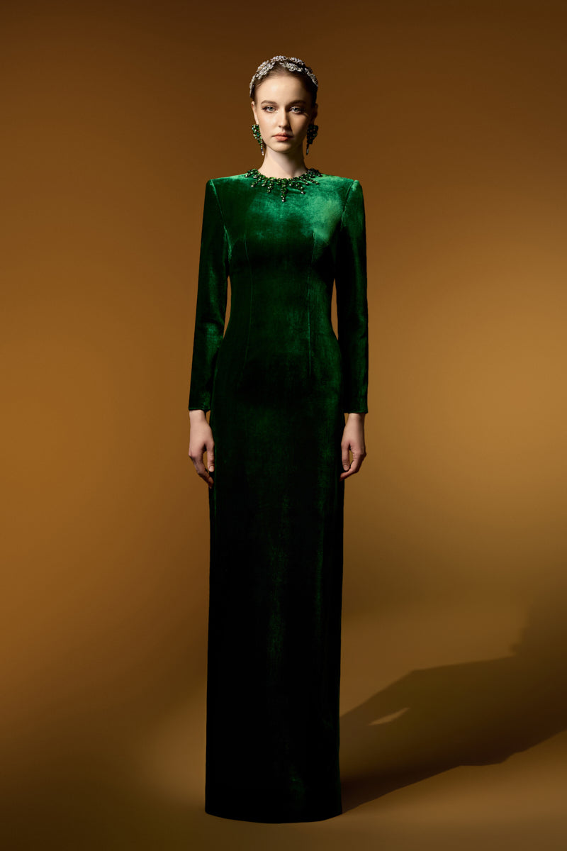 فستان ميلا فيلفيت بأكمام طويلة باللون الأخضر