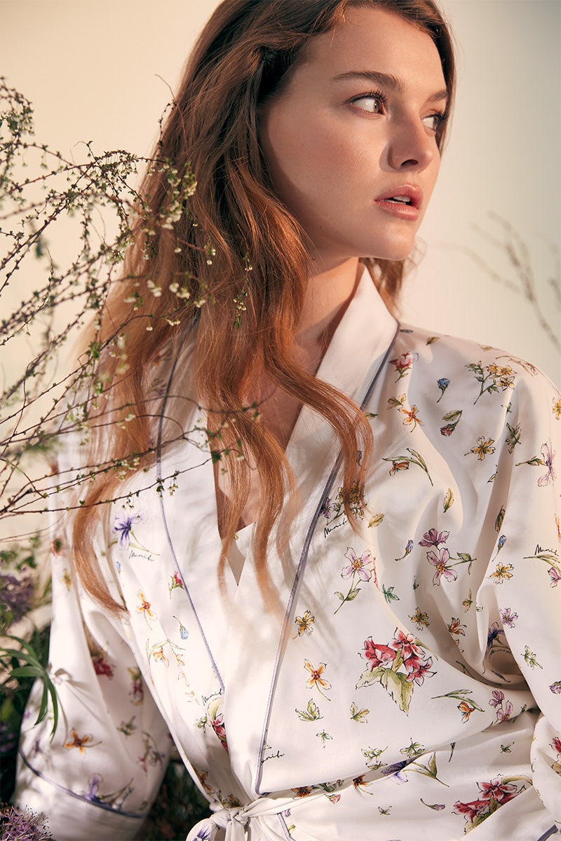 LRISETTE SILK SHORT KIMONO IN WHITE - CULT MIA