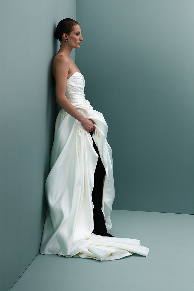 ANGEL GOWN IN OFF WHITE - CULT MIA
