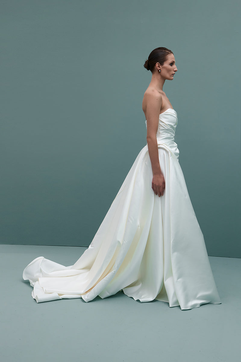 ANGEL GOWN IN OFF WHITE - CULT MIA