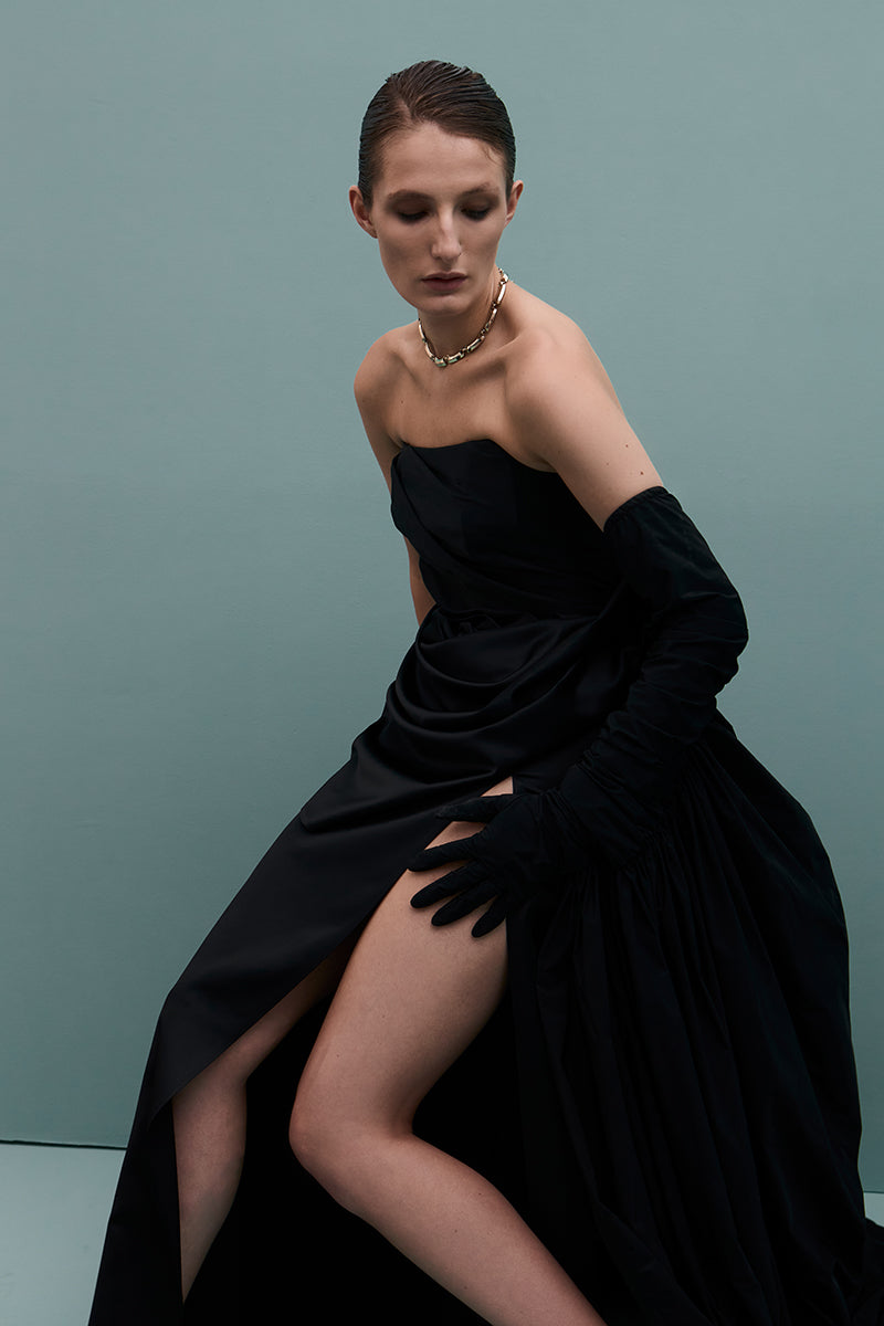 VIVID GOWN IN BLACK - CULT MIA