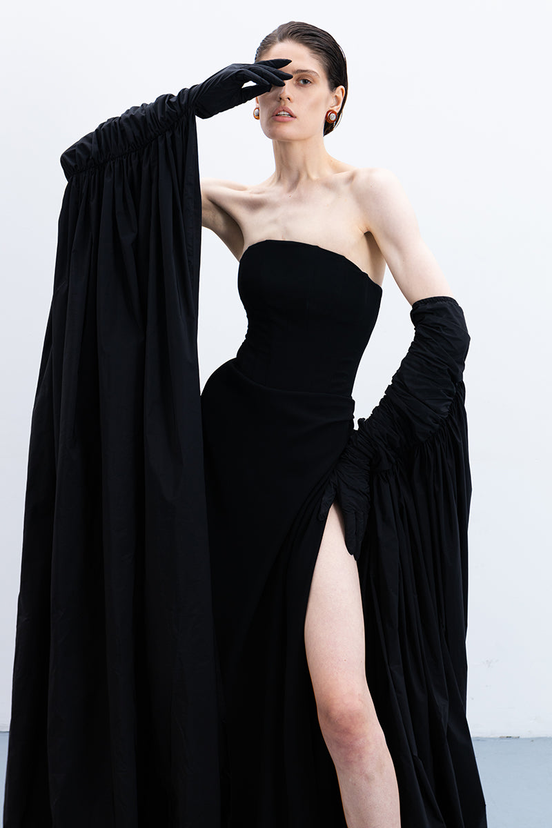 GLOVES WITH A TRAIN IN BLACK - CULT MIA