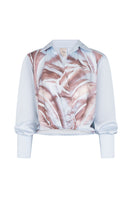 Baby blue Tinta Latina Sabana blouse, a stylish women’s top with a relaxed fit and soft fabric, perfect for casual wear.