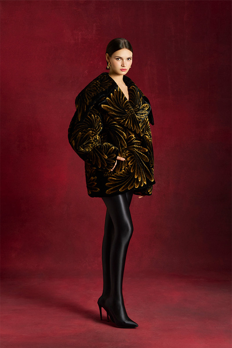 Le Thanh Hoa Aoni Gold-Quilted Jacket, stylish padded jacket with gold quilting detail, suitable for cold weather wear.