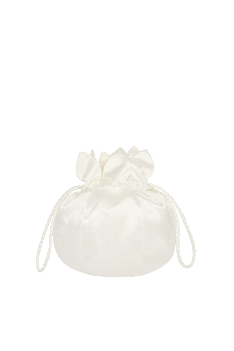 PODYH NAR clutch bag in eggshell color with sleek design and smooth texture, perfect for elegant evening occasions.