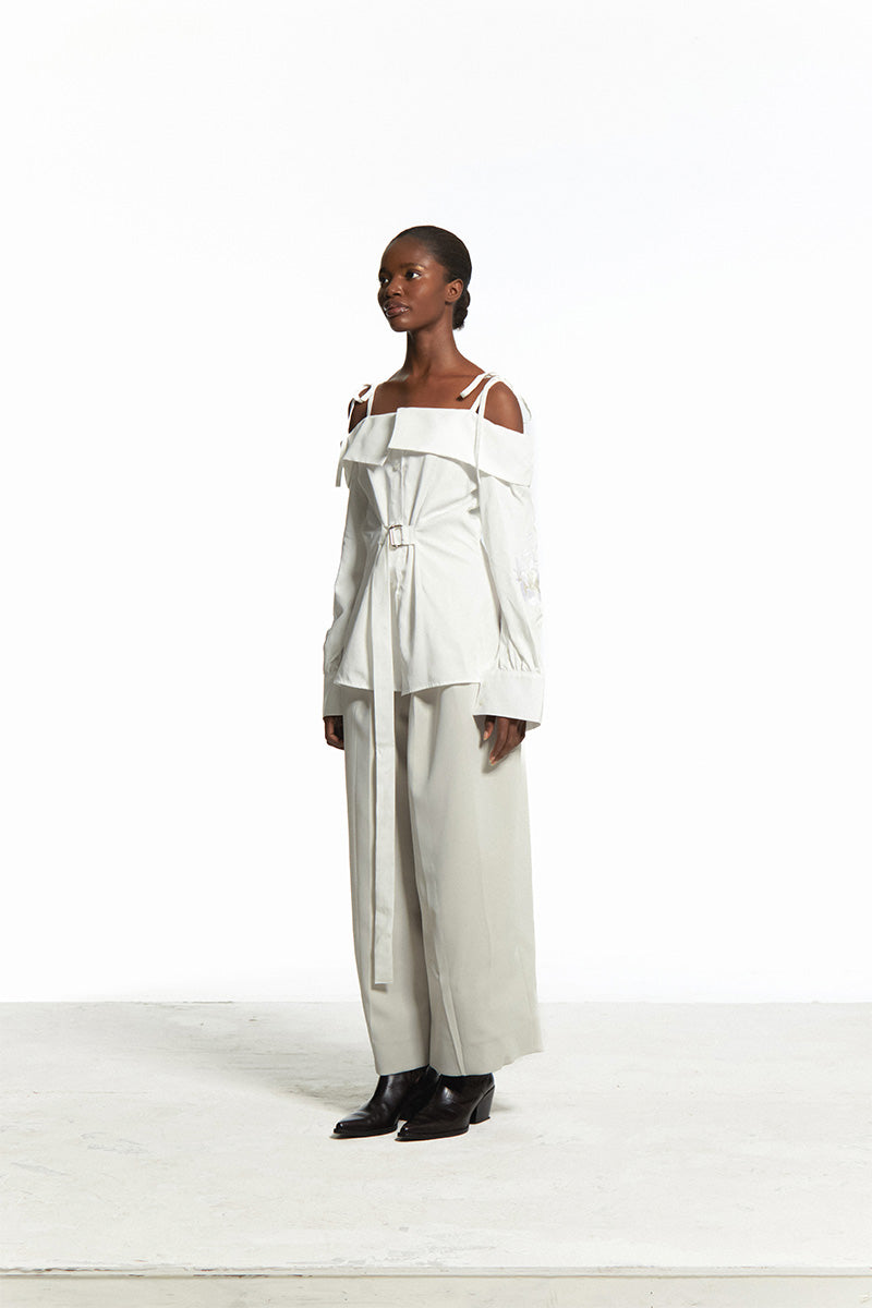 TAILORED EMBROIDERED SABRINA SLEEVE TOP - CULT MIA