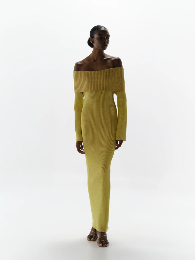 فستان كينتو باللون الحمضي الغروب