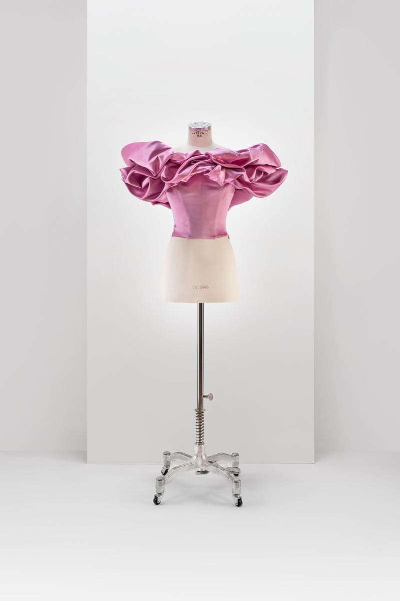 PINK LACE-UP CORSET WITH MERINGUE FLOUNCES - CULT MIA