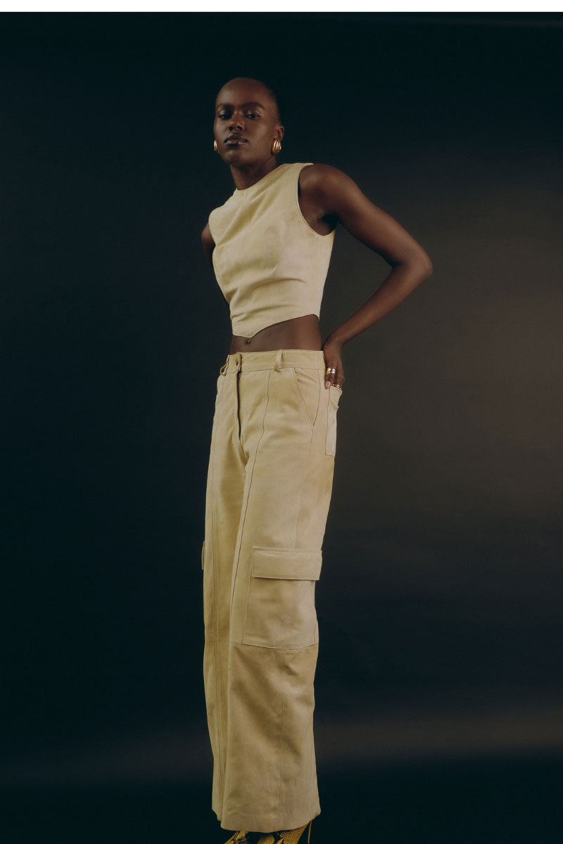 ZUT Sam Pants in butter yellow, stylish and comfortable pants with a relaxed fit, shown on a model.
