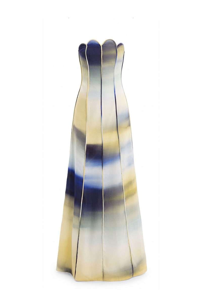 Maylé Vásquez sea shell linen gown with waves print, flowing design, and lightweight fabric perfect for elegant, beach-inspired wear.