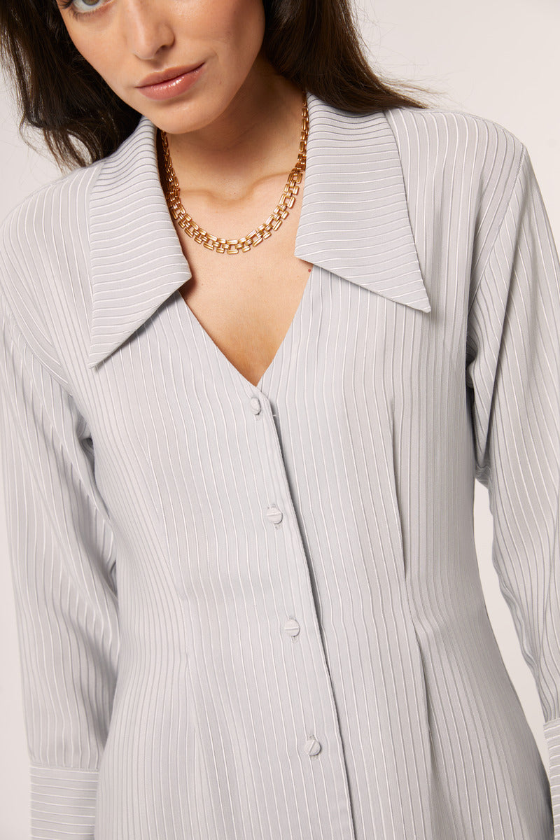 Gray Alba blouse by Señorita, stylish shirt with a relaxed fit and subtle details, perfect for casual or professional wear.