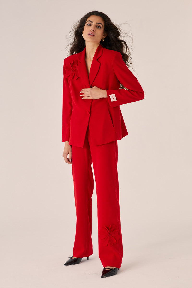 Red Señorita Teresa blazer, tailored women's jacket with a sleek design, shown on a model.