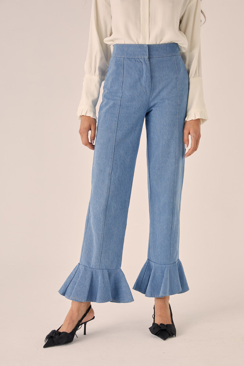 Blue Emilia pants by Señorita featuring a relaxed fit and stylish design, displayed on a model.