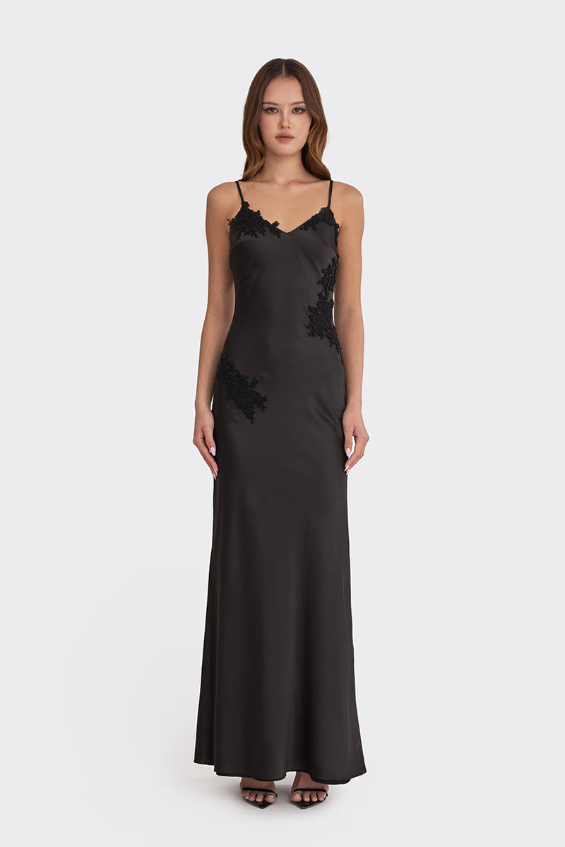SIGNATURE V NECK LACE MAXI DRESS IN BLACK