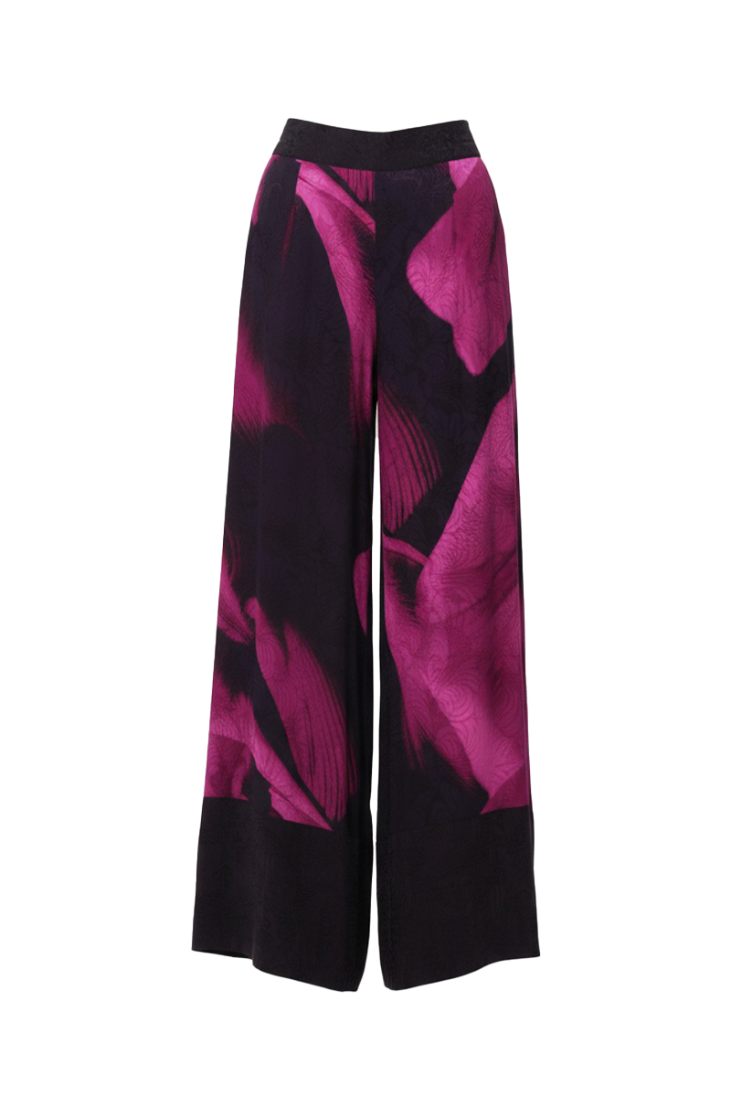 niLuu Sophia lounge pants featuring a relaxed fit and soft fabric, perfect for casual wear and lounging at home.