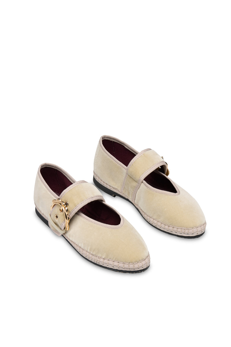 SOPHIE NUDE WITH WHITE PIPING AND BUCKLE CLOSURE