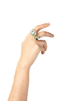 Salvárea Soplo double ring in vibrant green, featuring a modern design with smooth, polished finish on a white background.