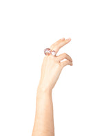 Salvária Soplo double ring in mauve, showcasing a stylish double band design with a matte finish on a white background.