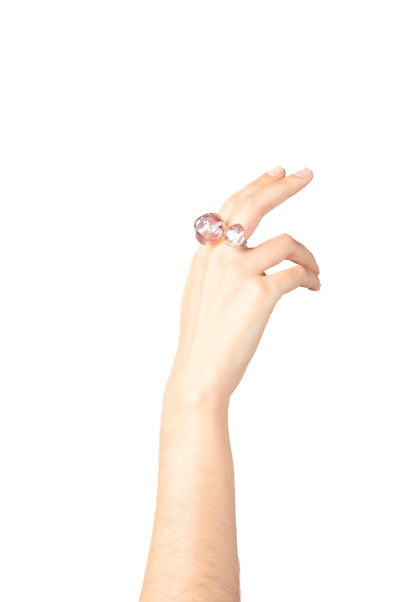 Salvária Soplo double ring in mauve, showcasing a stylish double band design with a matte finish on a white background.