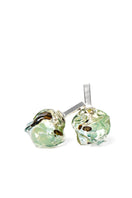 Salvára SOPLO M green earrings featuring modern, lightweight design with smooth, curved shapes, perfect for stylish accessories.