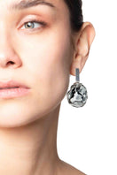 Salvára SOPLO M earrings in smoke color, stylish dangling earrings with a sleek, modern design on a white background.