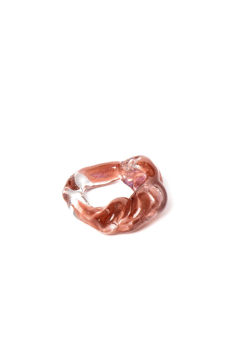 Salvára SOPLO Ring Set featuring mauve-colored rings with delicate, modern design for stylish jewelry wear.