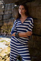 Nelblu Aurora top sweater in print azul, featuring a stylish design with long sleeves and cozy fabric.