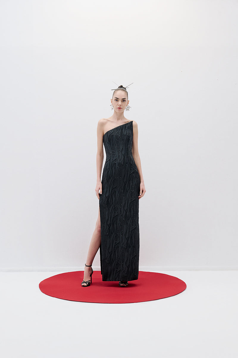 ROBE EN BROCART ASYMÉTRIQUE NOIRE