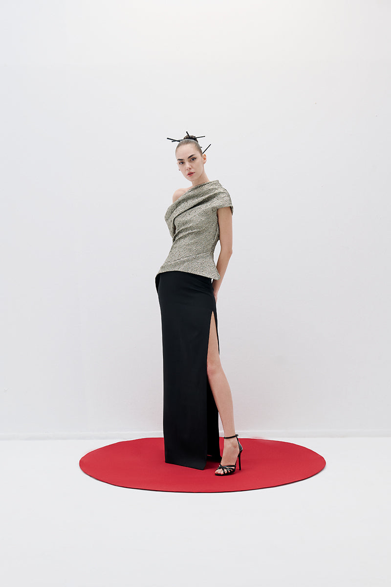 ROBE LONGUE ASYMÉTRIQUE NOIRE CRÈME