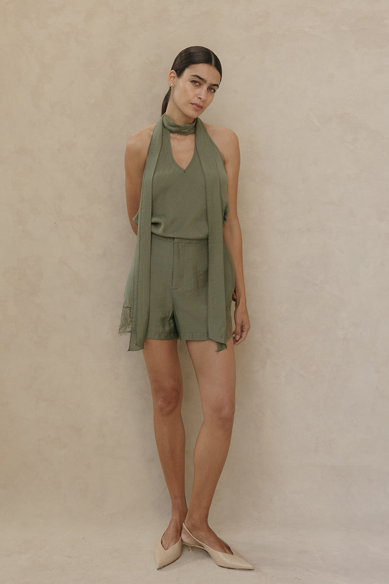 ANABELLE SHORT IN OLIVE GREEN