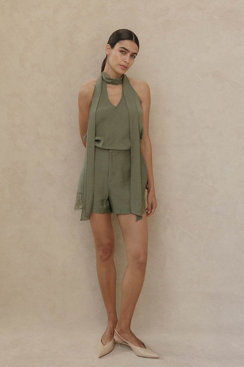 ANTONIA TOP IN OLIVE GREEN