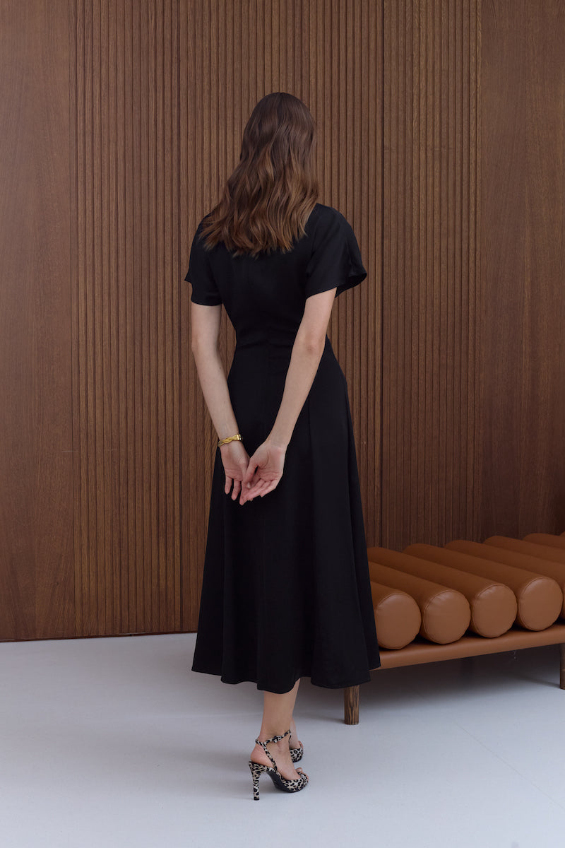UNDRESS TORI STRUCTURED MIDI DRESS IN Black | Cult Mia UNDRESS TORI STRUCTURED MIDI DRESS IN Black | Cult Mia