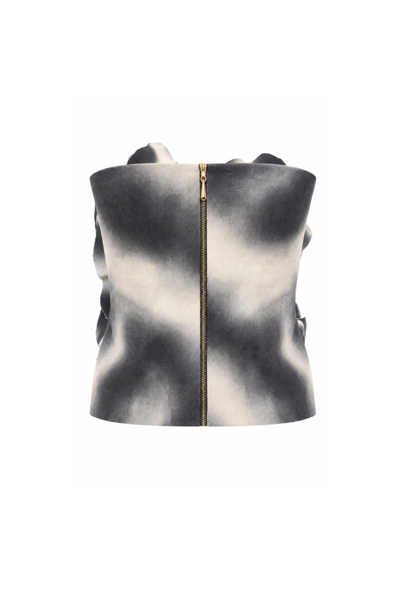 Black print TINTA LATINA Tropicalia top, casual sleeveless blouse with vibrant tropical pattern, perfect for summer wear.