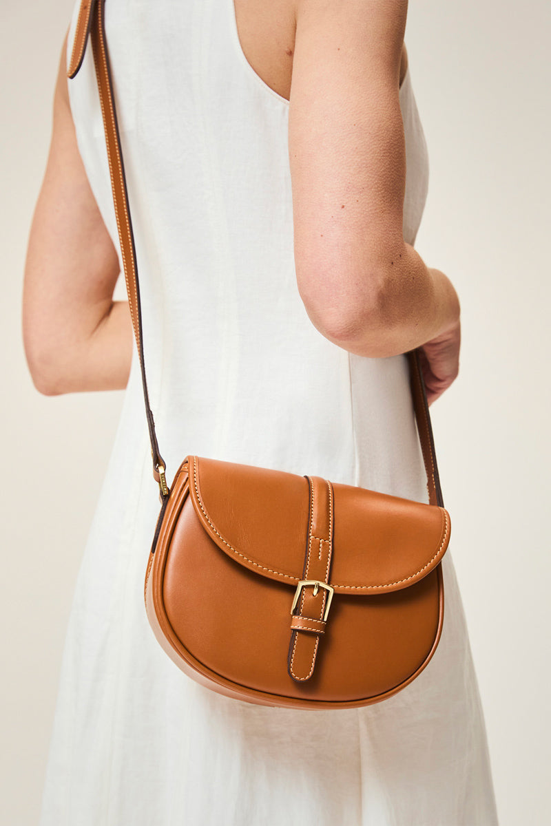 Tusting Cardington tan shoulder bag with adjustable strap and leather details, stylish and functional for everyday use