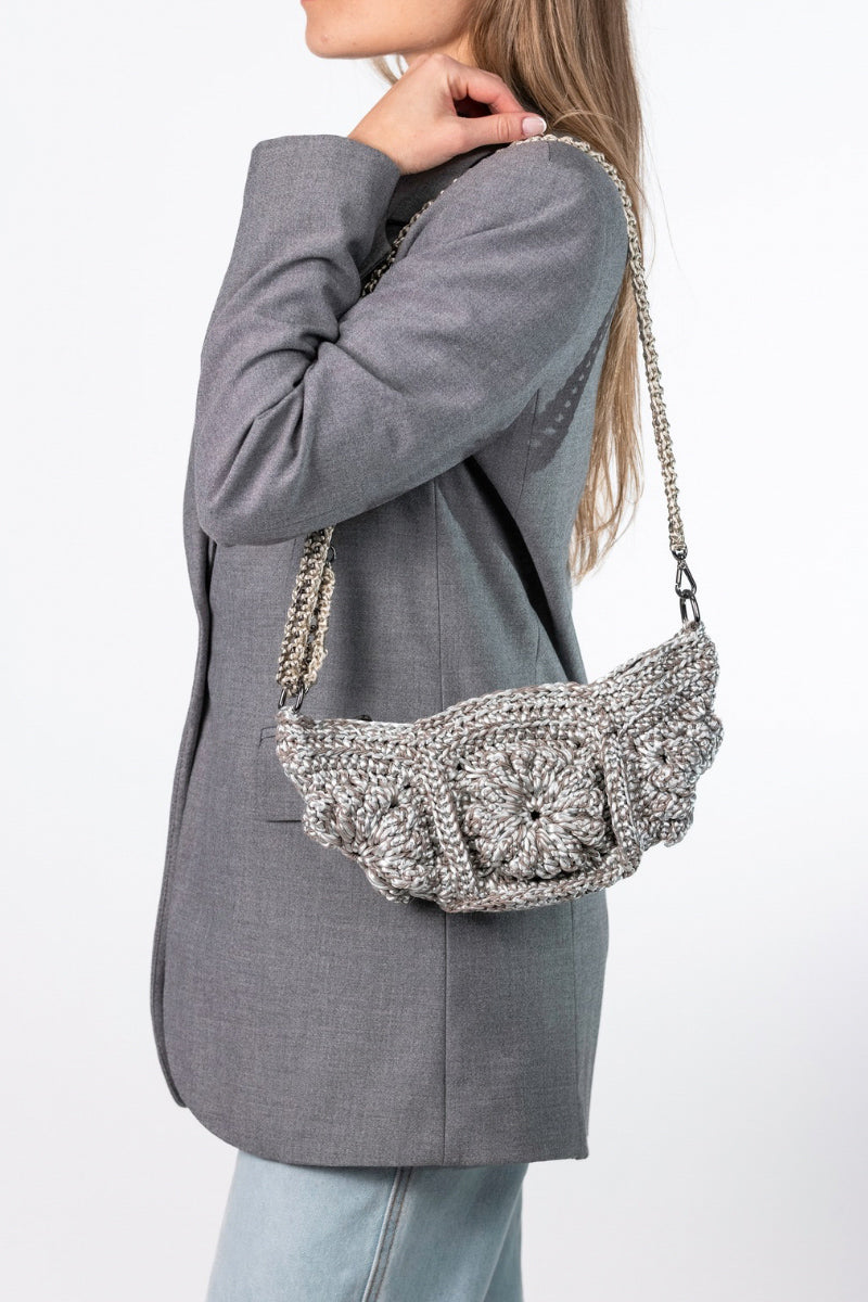 Silver Mara Brazil Tulipa shoulder bag with a sleek design and elegant strap, perfect for stylish everyday use.